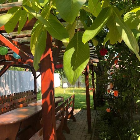 Jesolo Apartmanhaz Balatonkeresztúr Kültér fotó